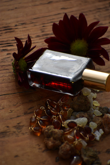 AMBREINE - Natural Botanical Perfume - The Authentic Amber