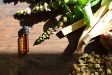CHANDRA - Natural Botanical Perfume - The Lunar Spell - Jasmine. Tulsi. Palo Santo. Myrrh