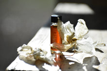 WHITE FLOWERS IN THE DARK - Natural Botanical Perfume - The Sojourn
