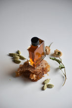 Mellis, botanical perfume by Gather, the honey water, natural fragrance