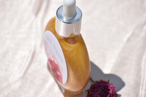 ROSE GOLD SHIMMERING BEAUTY OIL | Infused rose petals, vanilla bean, nourishing oils